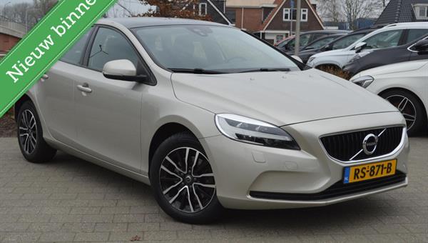 Volvo V40 2.0 T2 Nordic+ | Pano-dak | LED-Koplamp