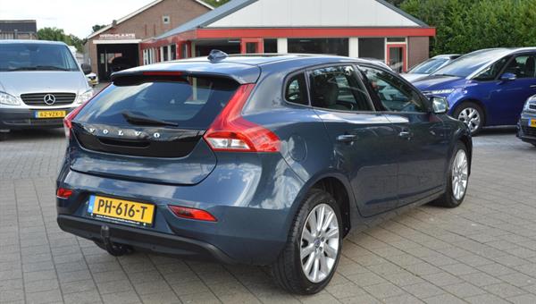 Volvo V40 1.5 T2 AUTM| Momentum | Led | Trekhaak